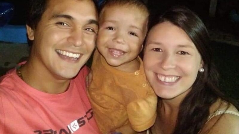 Después de seis meses, en la mañana de este viernes la familia recibió la noticia que le cambiará la calidad al pequeño Agustín de 4 años que tiene acondroplasia